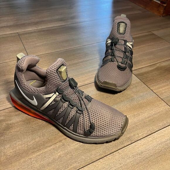 ‎Nike Shox Gravity Grey Athletic Sneaker Shoe Women 4 - Picture 1 of 7